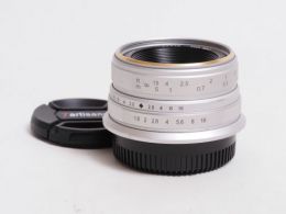 7Artisan 25mm F1.8 マイクロフォーサーズ用 シルバー 【中古】(L:532)