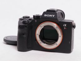 ソニー α7RIII (ILCE-7RM3) ボディ 【中古】(B:782)